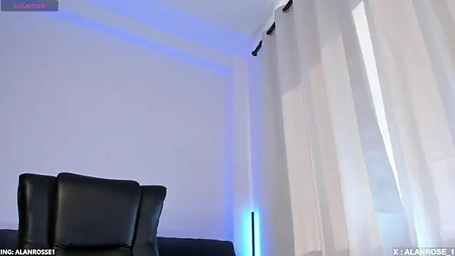 Snapshot of AlanRose01 chatting on 11.05.25 AlanRose01 online show from 11.05.25