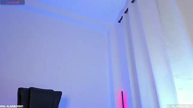 Snapshot of AlanRose01 chatting on 11.10.25 AlanRose01 online show from 11.10.25