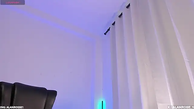 Snapshot of AlanRose01 chatting on 12.05.25 AlanRose01 online show from 12.05.25