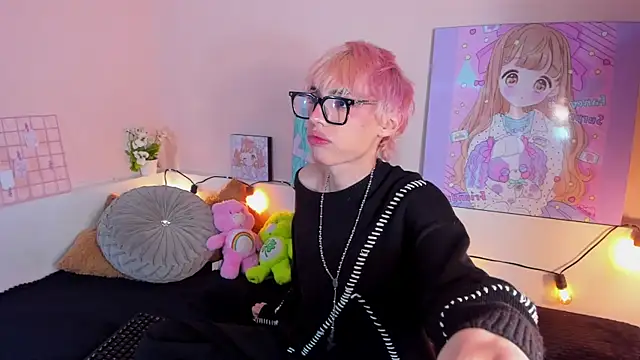 Strawberry Kitty  online show from 10.27.25