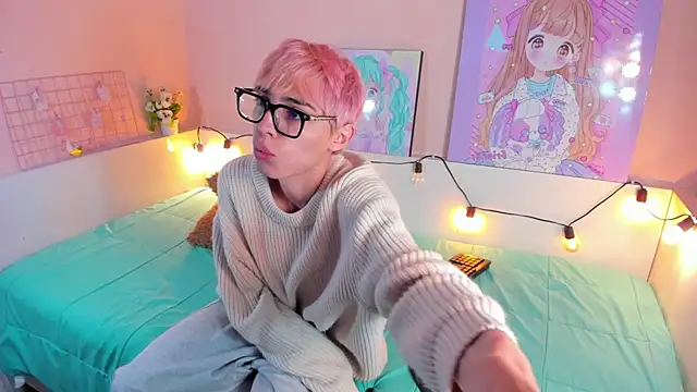 Strawberry Kitty  online show from 11.10.25