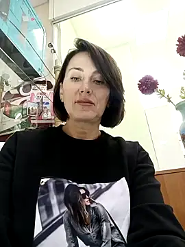 Luna 7777 online show from 10.28.25