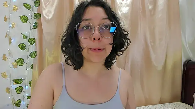 Milie yue online show from 12.15.25