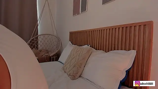 Snapshot of Little_Emma_11 chatting on 02.01.26 Little Emma 11 online show from 02.01.26