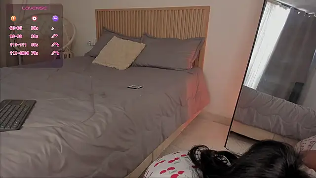 Snapshot of Little_Emma_11 chatting on 02.11.26 Little Emma 11 online show from 02.11.26