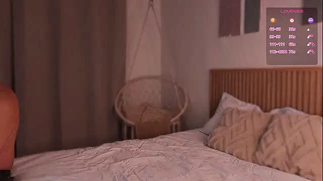 Snapshot of Little_Emma_11 chatting on 02.16.26 Little Emma 11 online show from 02.16.26