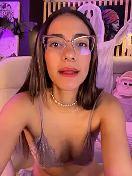 Snapshot of elegant__rouse chatting on 11.02.25 elegant rouse online show from 11.02.25