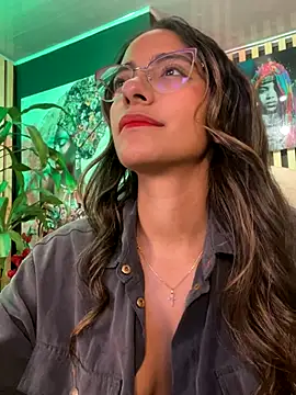 Snapshot of elegant__rouse chatting on 11.30.25 elegant rouse online show from 11.30.25