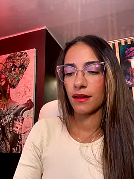 Snapshot of elegant__rouse chatting on 12.04.25 elegant rouse online show from 12.04.25