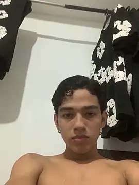 Snapshot of Alex_king17 chatting on 04.05.26 Alex king17 online show from 04.05.26