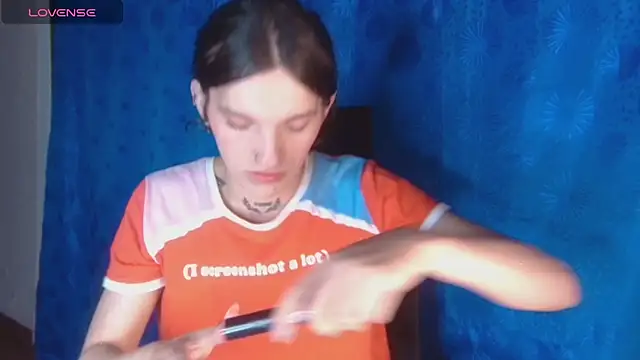 Scarlett crastrawberry online show from 10.30.25