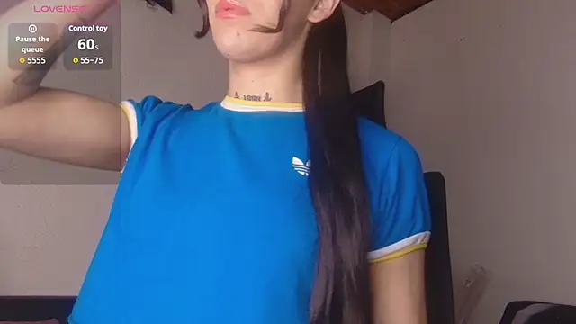 Scarlett crastrawberry online show from 11.30.25