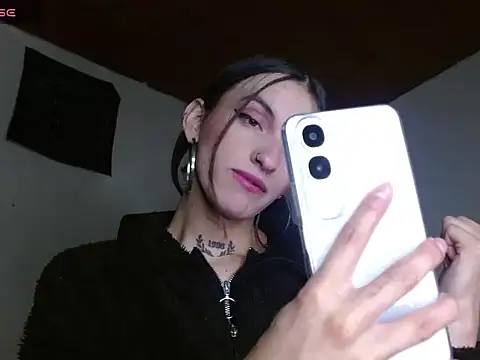 Scarlett crastrawberry online show from 04.24.26