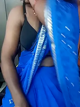 Snapshot of Sravya__ chatting on 10.18.25 Sravya online show from 10.18.25