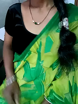 Snapshot of Sravya__ chatting on 10.31.25 Sravya online show from 10.31.25