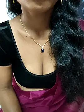 Snapshot of Sravya__ chatting on 11.21.25 Sravya online show from 11.21.25