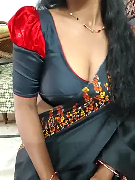 Snapshot of Sravya__ chatting on 11.30.25 Sravya online show from 11.30.25