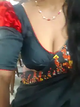 Snapshot of Sravya__ chatting on 12.16.25 Sravya online show from 12.16.25