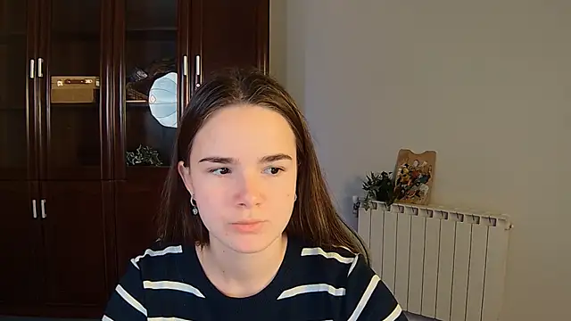 Snapshot of May_Bloom chatting on 10.22.25 May Bloom online show from 10.22.25