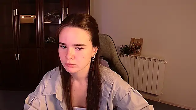 Snapshot of May_Bloom chatting on 10.23.25 May Bloom online show from 10.23.25