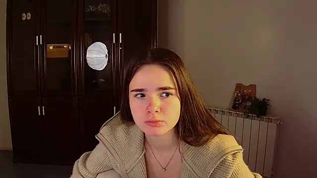 Snapshot of May_Bloom chatting on 10.31.25 May Bloom online show from 10.31.25