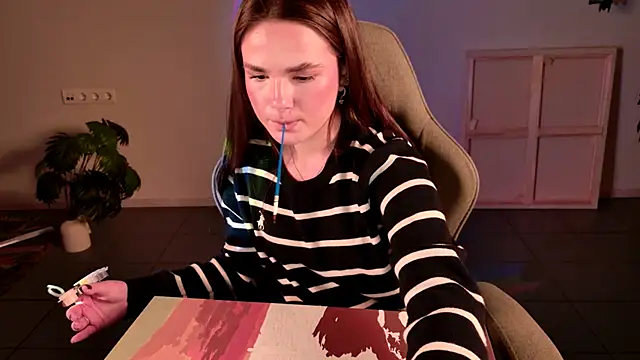 Snapshot of May_Bloom chatting on 11.06.25 May Bloom online show from 11.06.25