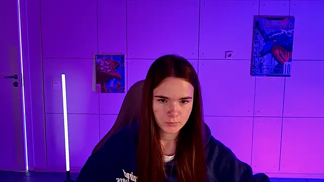 Snapshot of May_Bloom chatting on 11.09.25 May Bloom online show from 11.09.25