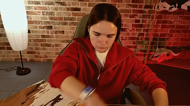 Snapshot of May_Bloom chatting on 11.10.25 May Bloom online show from 11.10.25