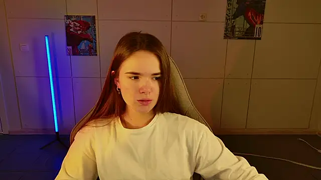 Snapshot of May_Bloom chatting on 11.11.25 May Bloom online show from 11.11.25