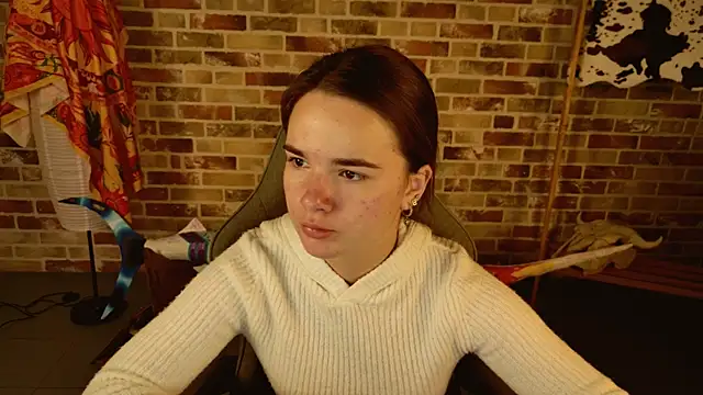 Snapshot of May_Bloom chatting on 11.12.25 May Bloom online show from 11.12.25