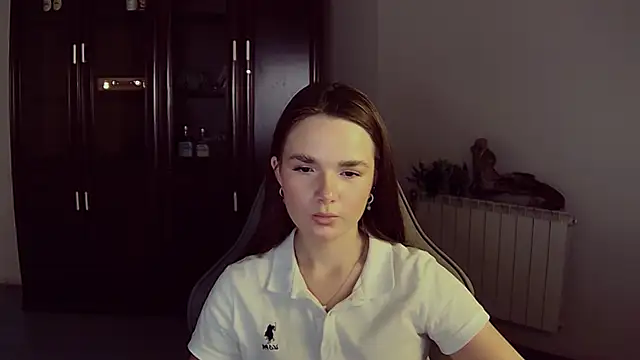 Snapshot of May_Bloom chatting on 11.14.25 May Bloom online show from 11.14.25