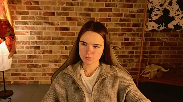 Snapshot of May_Bloom chatting on 11.23.25 May Bloom online show from 11.23.25