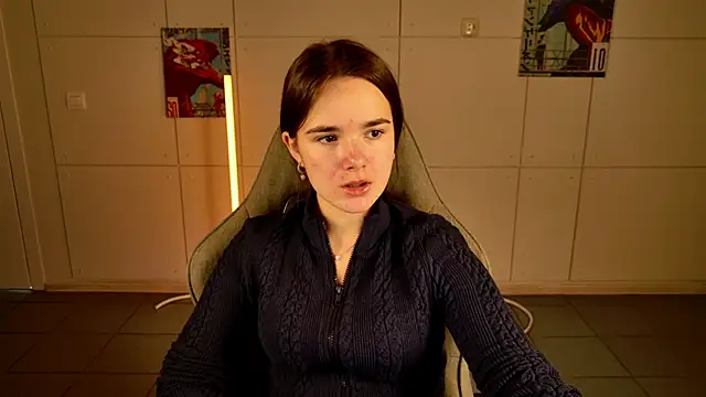 Snapshot of May_Bloom chatting on 11.25.25 May Bloom online show from 11.25.25