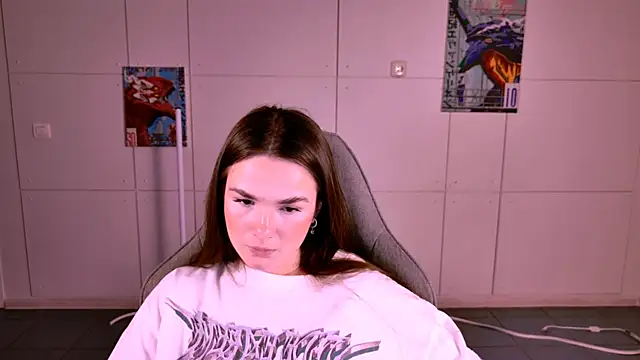 Snapshot of May_Bloom chatting on 11.27.25 May Bloom online show from 11.27.25