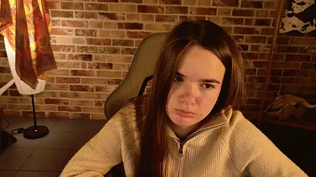 Snapshot of May_Bloom chatting on 12.03.25 May Bloom online show from 12.03.25