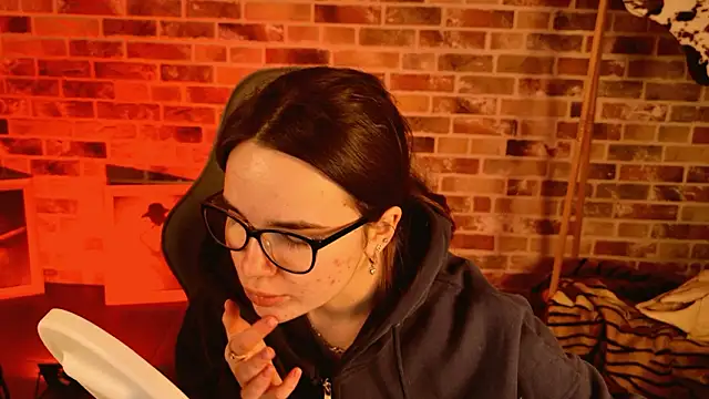 May Bloom online show from 03.01.26