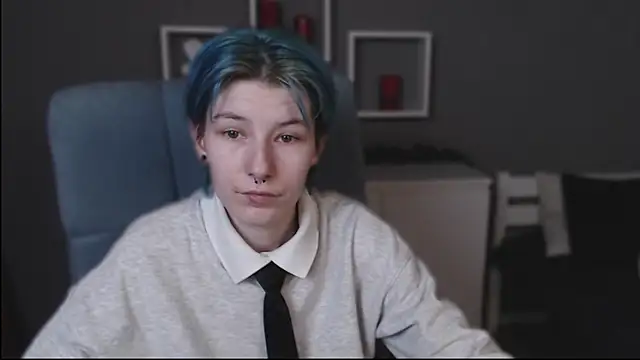 Snapshot of guitarandangell chatting on 10.20.25 guitarandangell online show from 10.20.25