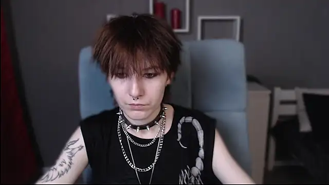 Snapshot of guitarandangell chatting on 11.11.25 guitarandangell online show from 11.11.25