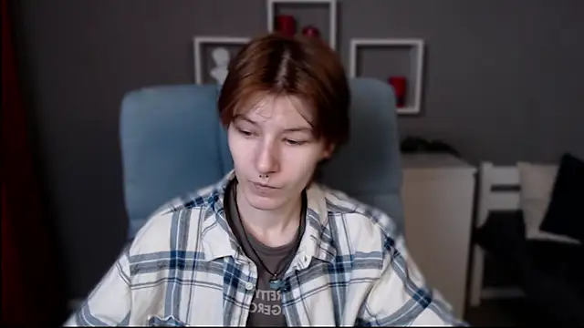 Snapshot of guitarandangell chatting on 11.26.25 guitarandangell online show from 11.26.25