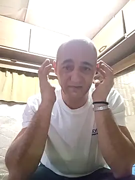 Emanuell1983 online show from 12.18.25