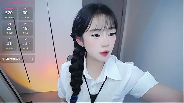 Snapshot of Kinadolly chatting on 11.30.25 Kinadolly online show from 11.30.25