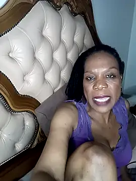 Snapshot of Hotcougar chatting on 11.05.25 Hotcougar online show from 11.05.25