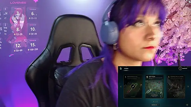 Snapshot of LuanEter chatting on 12.04.25 LuanEter online show from 12.04.25