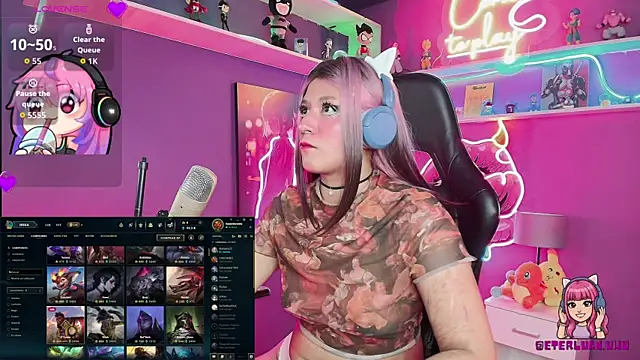 Snapshot of LuanEter chatting on 04.02.26 LuanEter online show from 04.02.26