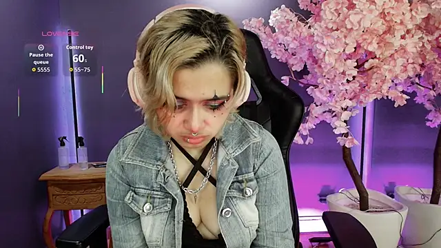 Navier   online show from 11.07.25