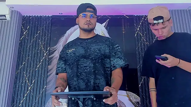 Snapshot of handsome_boys22 chatting on 11.17.25 handsome boys22 online show from 11.17.25