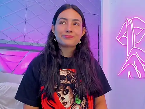 Snapshot of ViolettRouse chatting on 11.21.25 ViolettRouse online show from 11.21.25