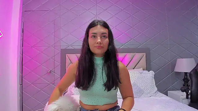 Snapshot of ViolettRouse chatting on 12.15.25 ViolettRouse online show from 12.15.25