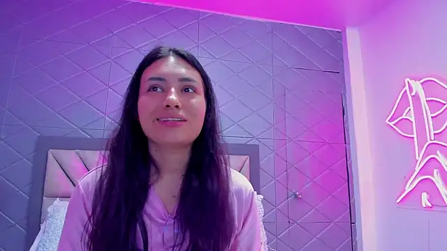 Snapshot of ViolettRouse chatting on 12.16.25 ViolettRouse online show from 12.16.25