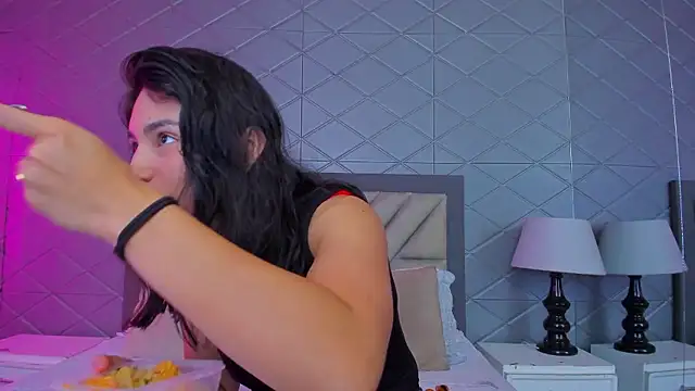 Snapshot of ViolettRouse chatting on 01.10.26 ViolettRouse online show from 01.10.26